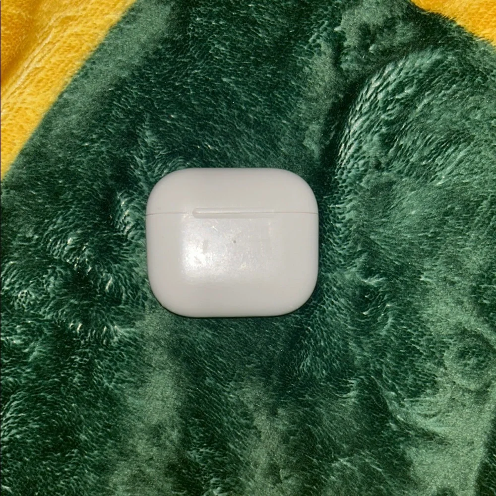 Apple AirPods Wireless Earbuds